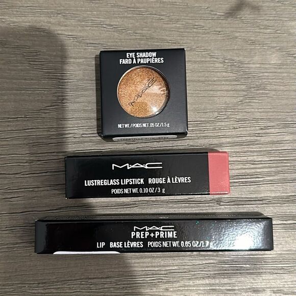 M.A.C cosmetics bag and goodies - Picture 3 of 8